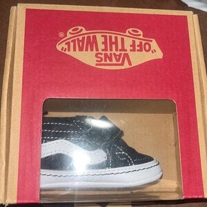 VANS Size:1c Color: Black and White Hightop